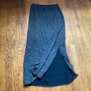 🌸 Side Slit Maxi Skirt